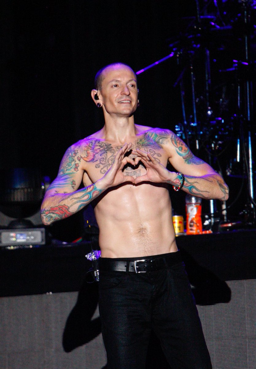 numetal_moment's tweet photo. Chester Bennington (March 20, 1976 - July 20, 2017) https://t.co/RFVdVvWrRx