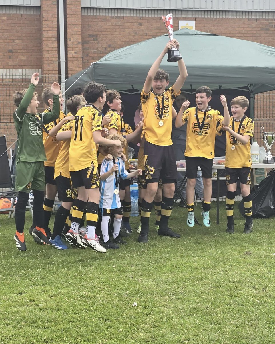 CablesSat's tweet photo. DOUBLE WINNERS 🏆🏆

Fantastic performance by the lads today in the cup final to see us be crowned summer league &amp; Cup winners 🔥👏🏻

What a team 👊🏻 https://t.co/zXXzWjDz4p
