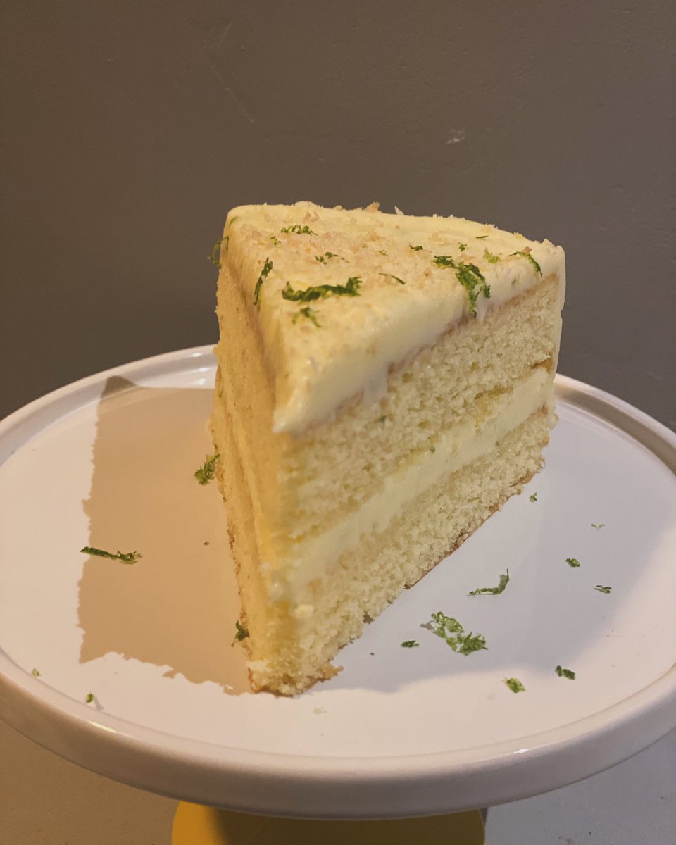 cake_dame's tweet photo. Saturday 20th July List … 
Yes the weather is foul but I’ll be open at noon and I have cake to brighten up your day … 
Todays list . 
To reserve a slice or a selection please WhatsApp 0861719723 . https://t.co/rtnBIRjxdv