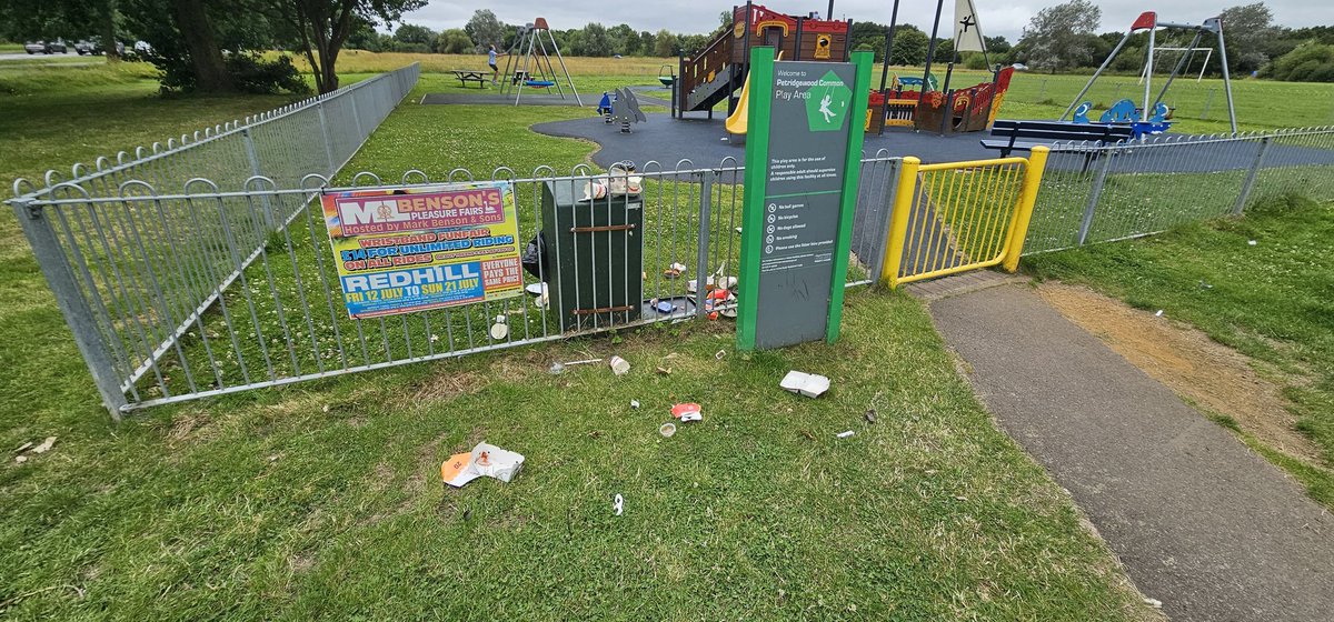 darkbinary's tweet photo. @ReigateLC Petridgewood Common play area is in a really sorry state. All the bins are full and overflowing. https://t.co/2rR6vhtTWu