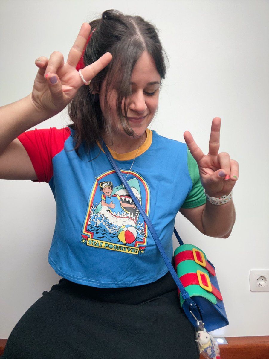 A juego con mis Sylvanian ❤️💙💛