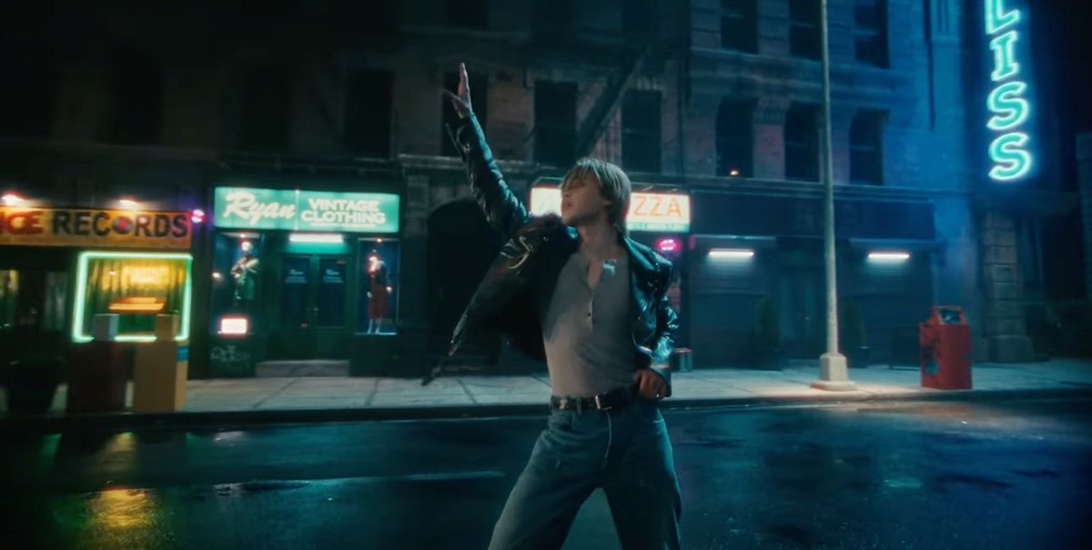 #JIMIN's "Who" debuts at #3 on the global Spotify chart with 7.9 million streams.