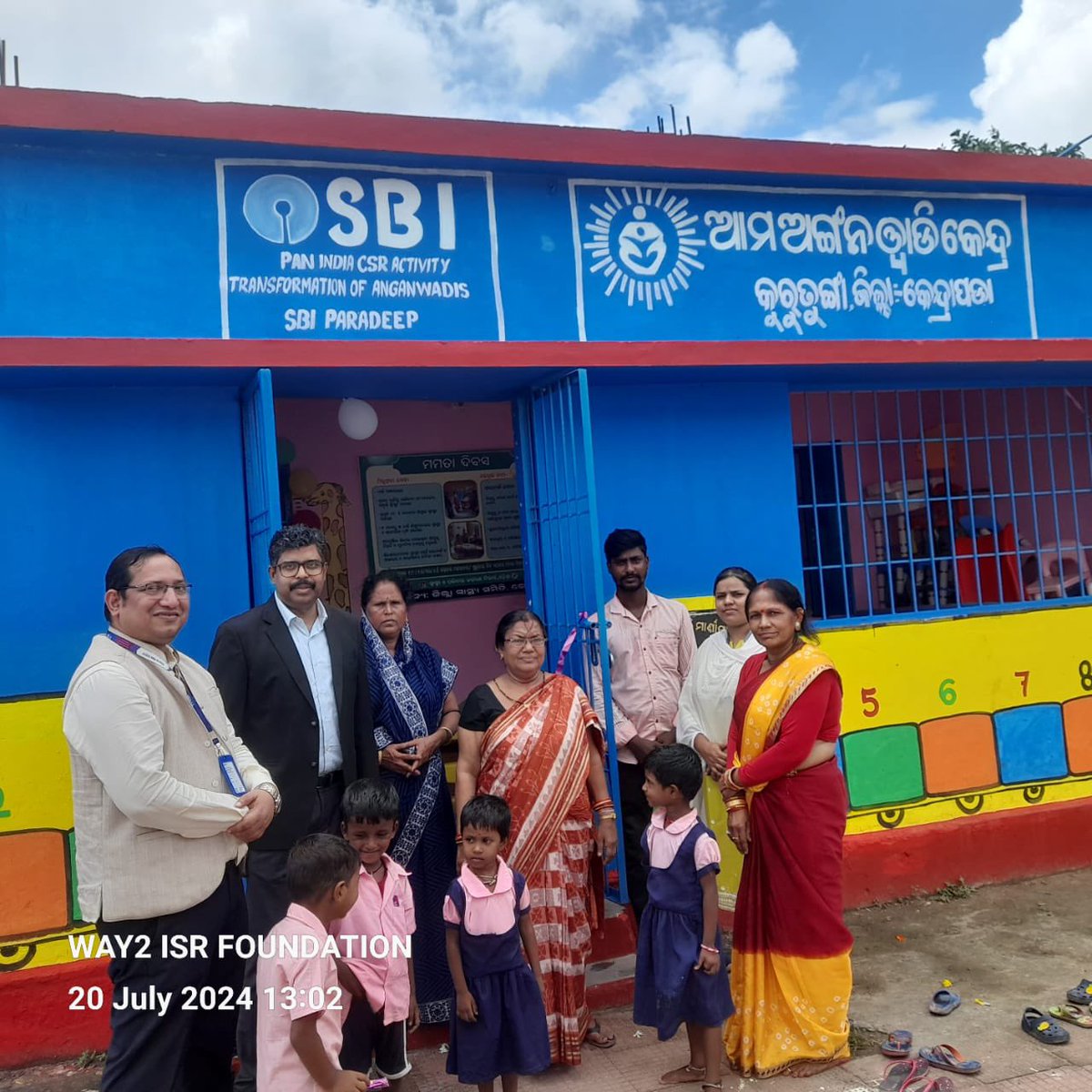 DK_Rise4Green's tweet image. Thnak You Team @TheOfficialSBI @CGMSBIBhu spreading #DigitalEducation, building infrastructure with #SmartClassrooms associating with #ISRFoundation. Gratitude to DGM #ShaileshSinha and RM #RBOParadeep @DebasishRath dedicating the AmaAnaganwadi center to community today #ISRWAY