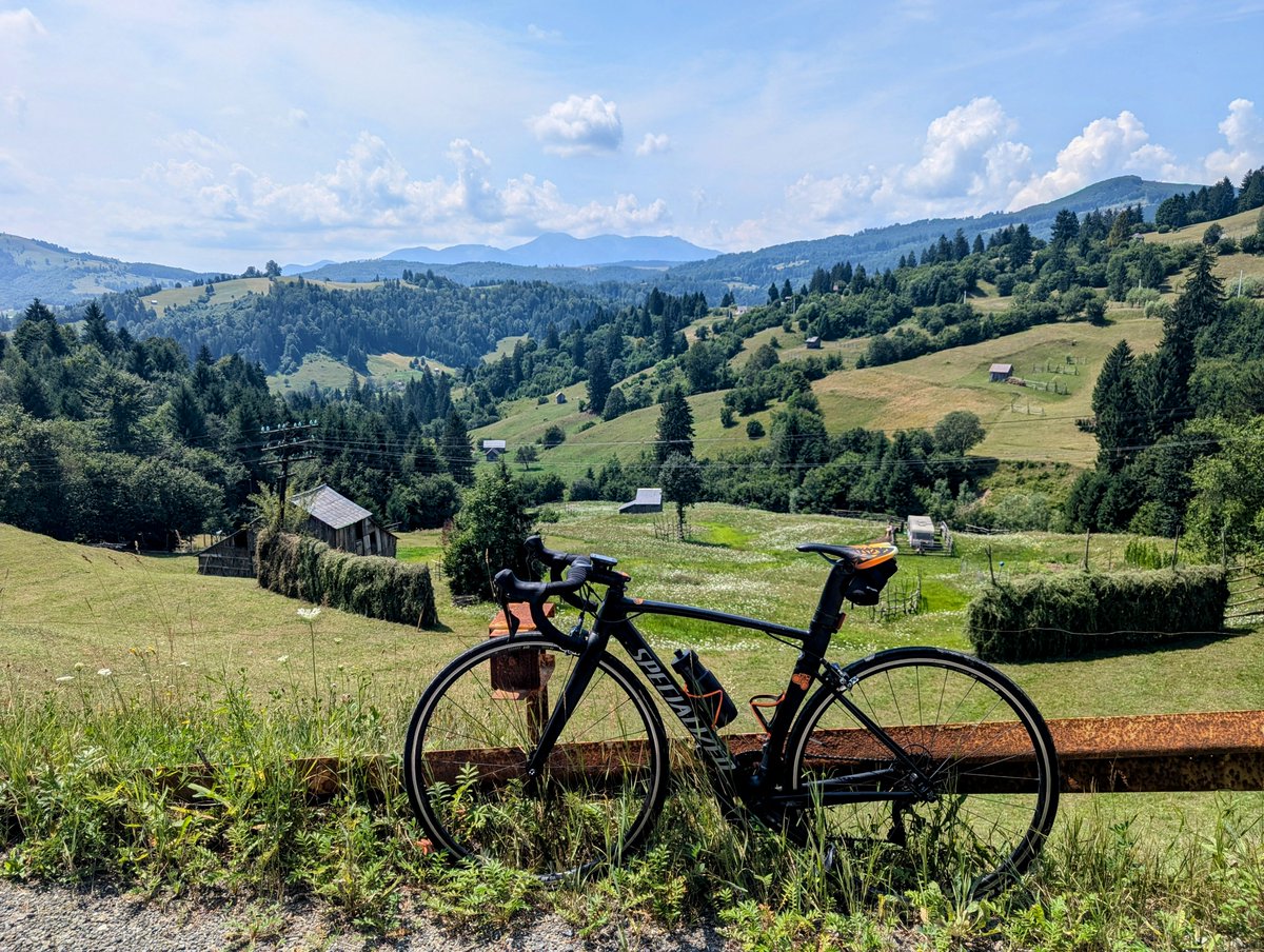 faustocoppi60's tweet photo. Greetings from Col de la Couillole*! 🤪
It's actually my beautiful Șetref Pass, a climb where @TamauPogi will never set a NEW CLIMBING RECORD. 😂
#TDF2024 #Setref https://t.co/NjthGi5m4j