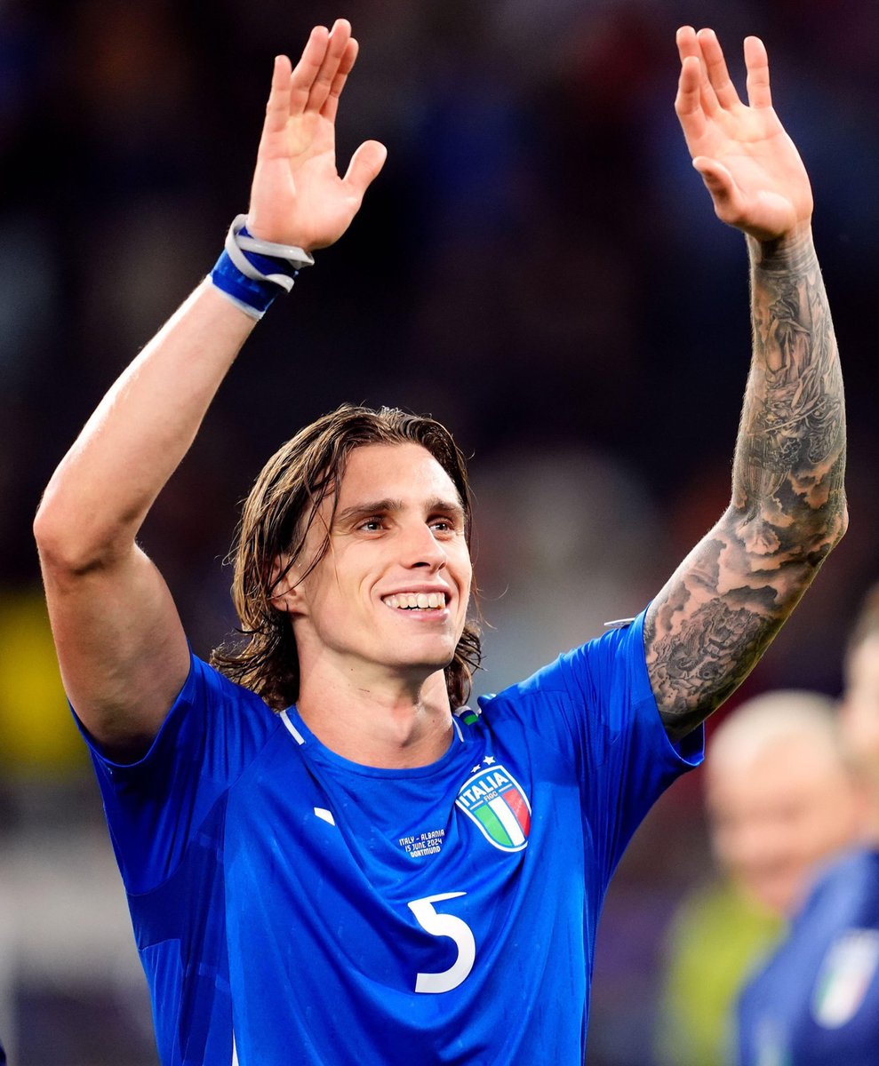 Eduardo Hagn (@eduardohagn) on Twitter photo 🚨 JUST IN from <a href="/FabrizioRomano/">Fabrizio Romano</a>:
Riccardo Calafiori to Bologna after returning from holidays:
“Let me go and fulfill my dream.”
🇮🇹 🚨 JUST IN from <a href="/FabrizioRomano/">Fabrizio Romano</a>:
Riccardo Calafiori to Bologna after returning from holidays:
“Let me go and fulfill my dream.”
🇮🇹