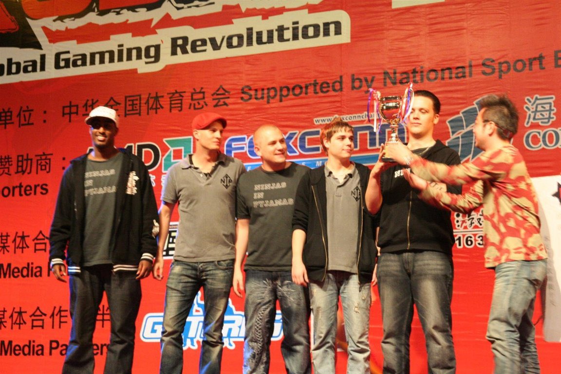 laojinlovenip's tweet photo. 2006 beijing NiPGaming🇸🇪
Walle SpawN RobbaN Zet ins💙💛 https://t.co/8rpbiC7fQk