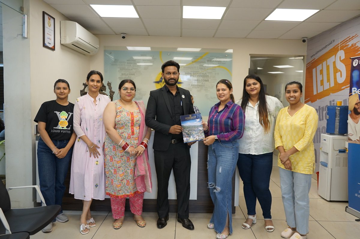 Turningpointind's tweet photo. It was a pleasant meetup with Mr. Waris Kalyan from East Tennessee State University, USA at our Turning Point office.
_
_
_
#RecruitingOfficer #students #Education #TurningpointOffice #KarnalHeadOffice #ETSU #representative https://t.co/jbpwEluU2f