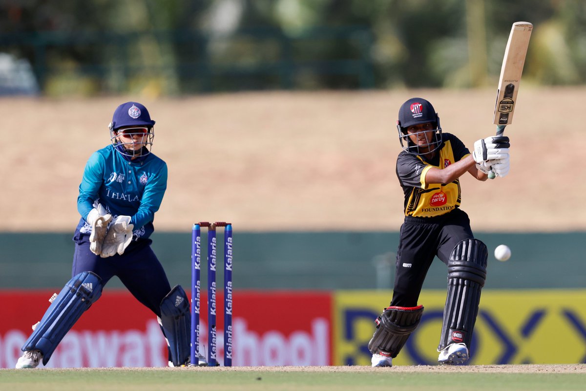 MalaysiaCricket's tweet photo. 4โฃ Wini takes a step forward and drives expertly for a boundary!!
๐ฒ๐พ upping the tempo now;๐น๐ญ have been sloppy on the field so far
๐ฒ๐พ 54/0 (9) ๐ฏ134
Watch live https://t.co/c01WL89KPC
#WomensAsiaCup2024 #MASvsTHA https://t.co/rgtuCnoRFT