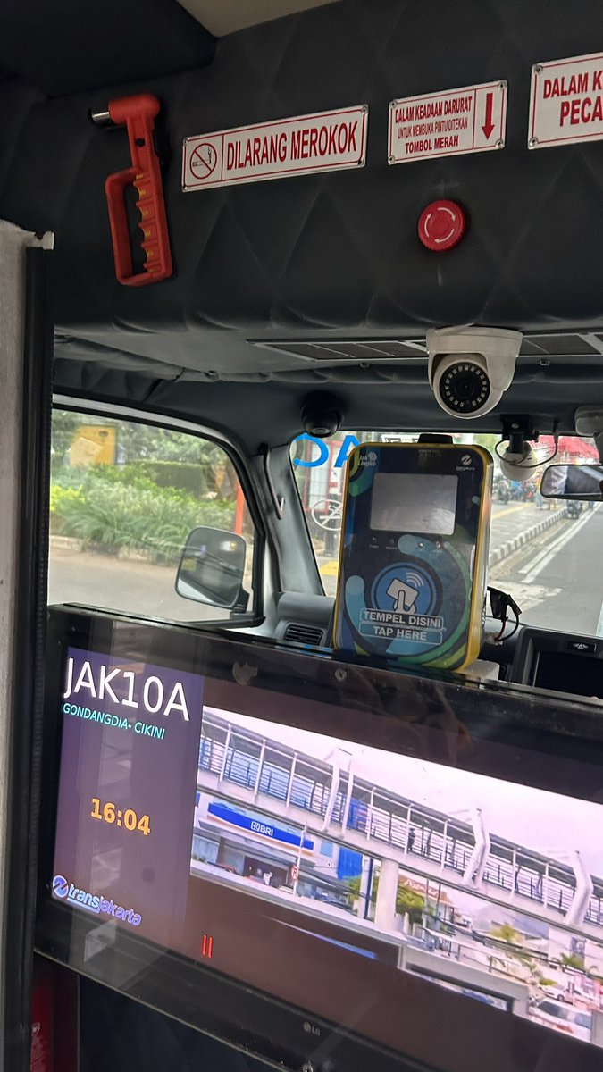 kenapa ya kebanyakan pengemudi jaklingko jutek, ditanya gapernah jawab