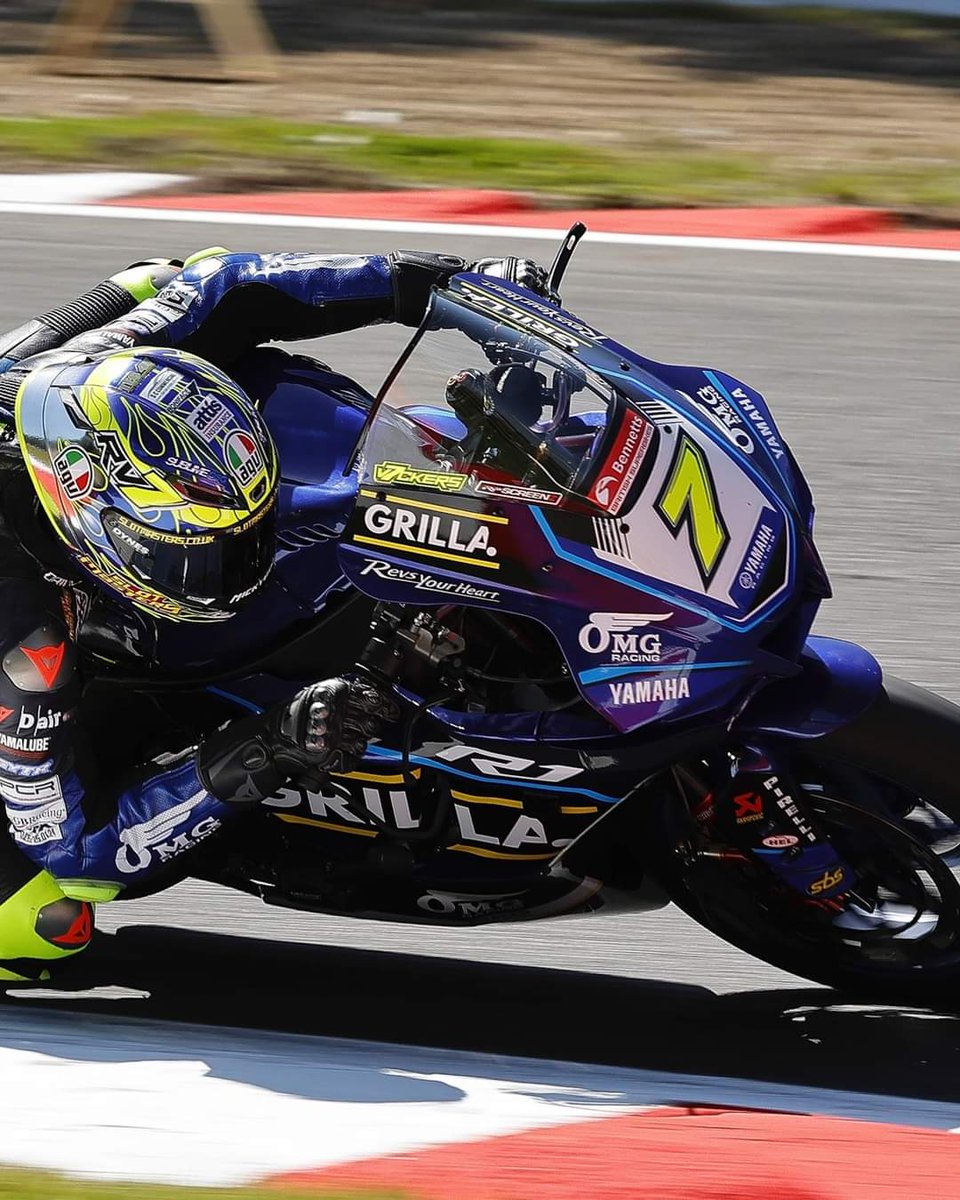 SShiftNews's tweet photo. Bennetts British Superbike Championship Qualifying 🏁

OMG Racing's Ryan Vickers takes his third Pole Position of the 2024 season 🏍

Joining Ryan on the front row of the grid for Race One is McAMS Yamaha’s Danny Kent and PBM's Glenn Irwin 👌

📷 OMG Racing 

#bsb2024 #Brands https://t.co/sD3B6AHgid