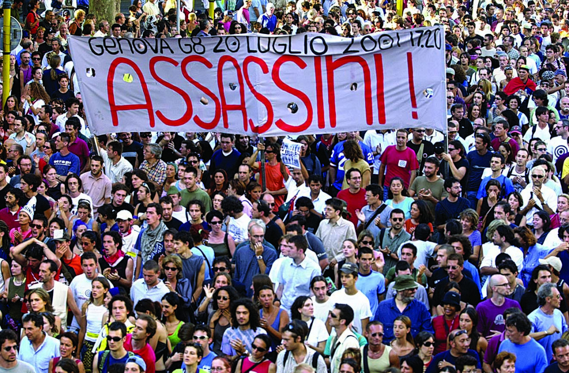 ✊#CarloGiuliani για πάντα ζωντανός. #antireport
 
◼️Την 20η Ιουλίου 2001, κατά τη διάρκεια των μεγάλων διαδηλώσεων στη #Γένοβα ενάντια στην παγκοσμιοποίηση κ την σύνοδο των G8, ο νεαρός Κάρλο πέφτει νεκρός από την σφαίρα της αστυνομίας. Άρθρο του <a href="/PRINgr/">Πριν</a>: tinyurl.com/2p8yeefs