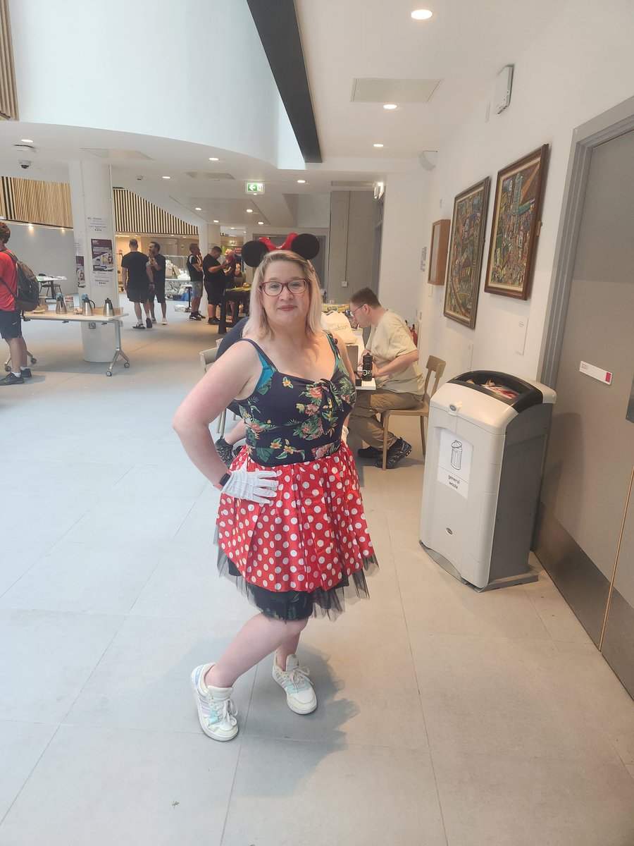 Lady Cyber Rosie tweet media