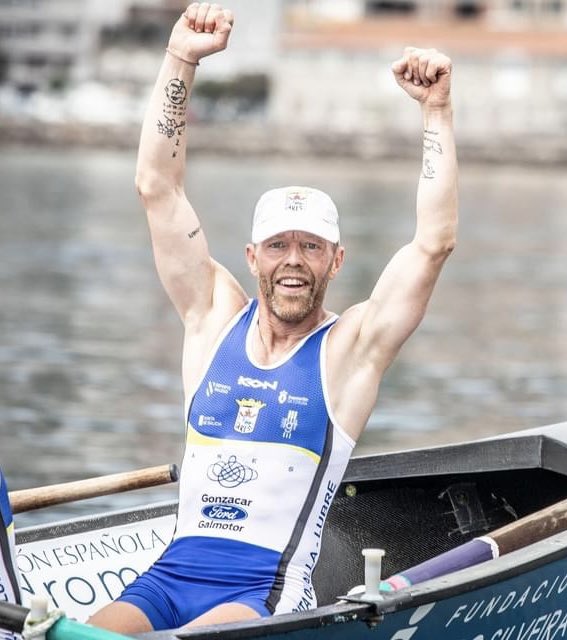 📣LIGA GALEGA TRAIÑEIRAS 
🚣Toni xa ten o remo afinado para vogar a XXI Bandeira Concello de Rianxo a partir das 16:15h.
📺O podedes ver en directo na TVG2!!!
💙Aaaares Aaaares!
#AúpaAres #bravuraxabrenta #haicanteira