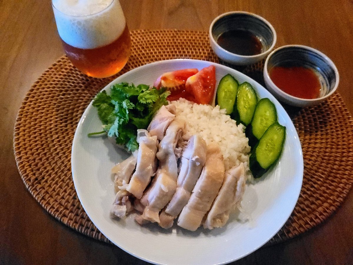 _you14_'s tweet photo. 炊飯器だけで作った本日のあて

シンガポールチキンライス
ピリ辛ソースと甘酸っぱいソースで

暑い日には暑い国の料理を

#料理記録 #晩酌 #おうちごはん𓎩𓌉𓇋 #ビール https://t.co/AmG3swy1TN
