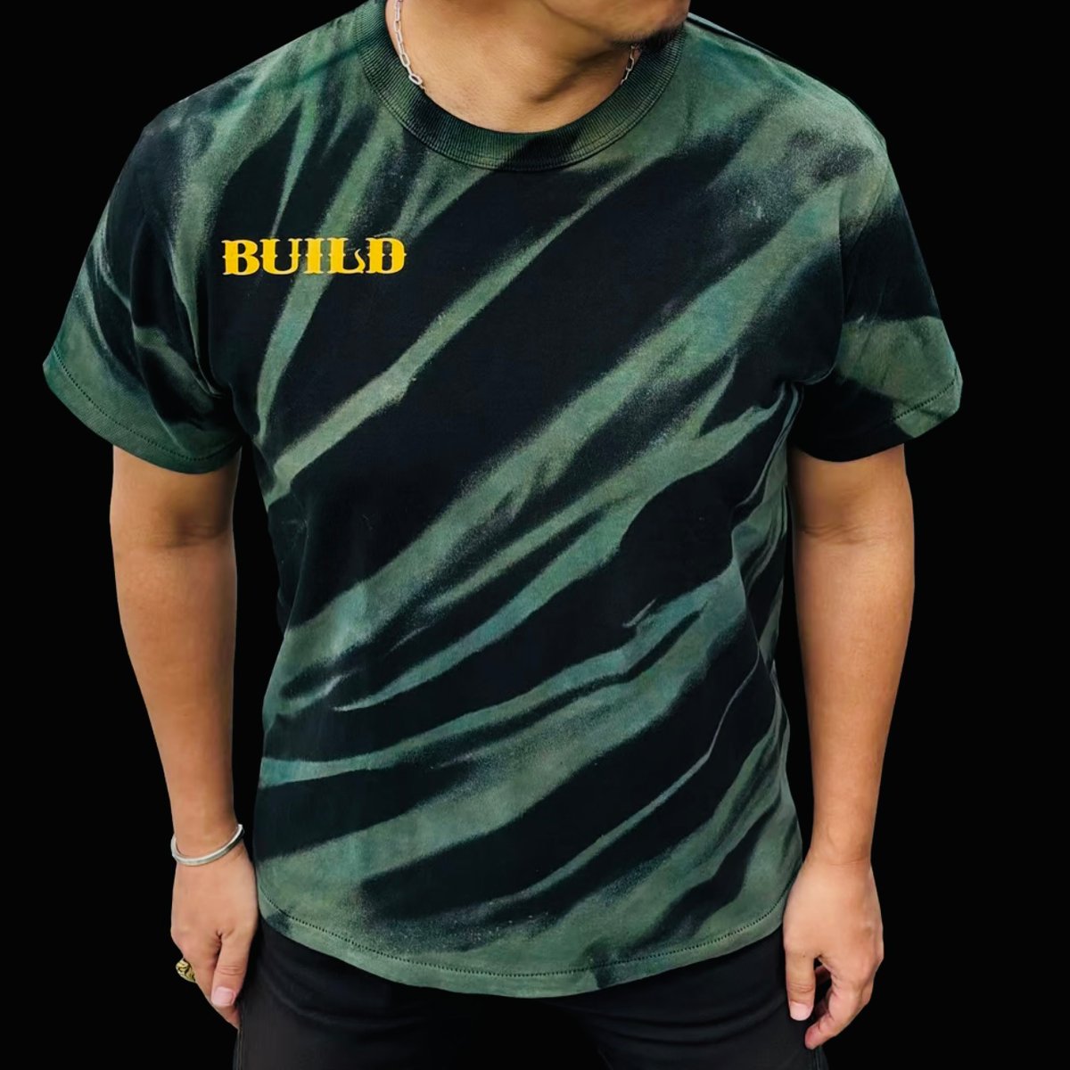 Build_Clothing's tweet photo. Build Thunder Tie Dye SS-T（BLK/GRN）

https://t.co/VArSkeXuIU

#buildclothing #tshirt #tshirts #sst #sstee #tiedye #ビルドクロージング #tシャツ #タイダイ #タイダイtシャツ #タイダイ染め #タイダイ柄 https://t.co/Ju2O1A3qJp