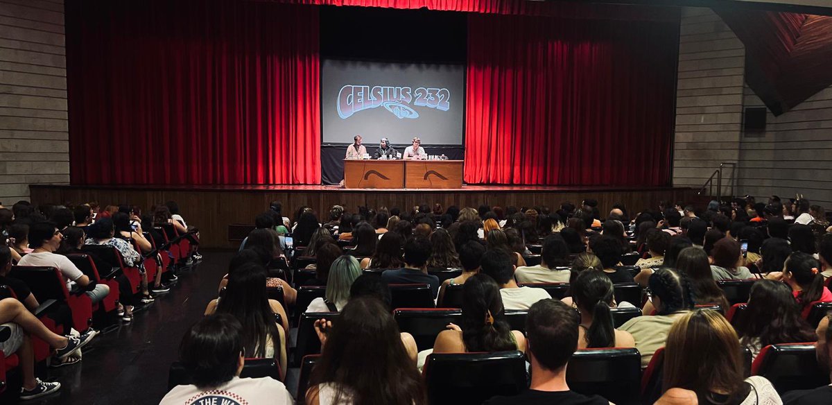 Hadas, muchas hadas, algún gato y hasta una cola (entre otras cosas) en el primer encuentro con la maravillosa Holly Black en el #celsius2024
