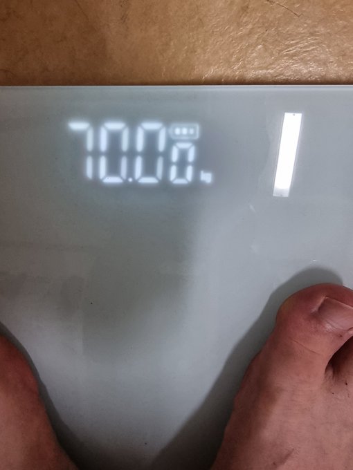 70킬로.. https://t.co/KRpLmqMLQ0<a href="/tag/mvsales"class="tags"><span>#mvsales</span></a>