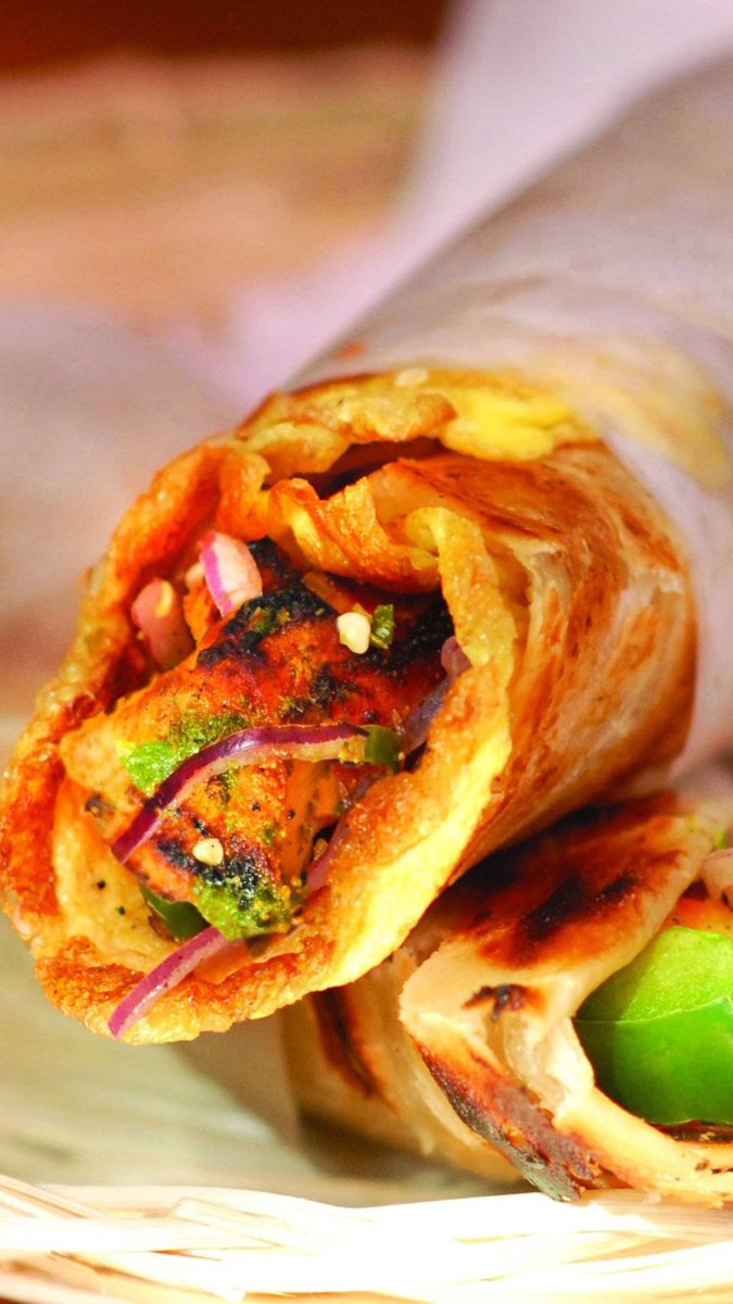 #IndoreStreetFood Special (In Pics): From Spicy Rolls &amp; Wraps To South Indian Appe, Here Are Best Places To Try #Foodies 

freepressjournal.in/ampstories/ind…