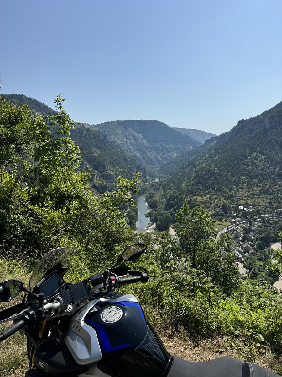 Mister_Jo_30's tweet photo. Quand un copain te prête sa moto pour aller te balader, tu en profites un max 😊
Les gorges du Tarn
#SainteÉnimie #PointSublime #VoldeVautours

Merci @fridouille91 https://t.co/nC6sCzrESG