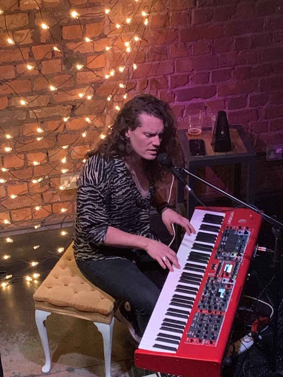Had the absolute pleasure of seeing Jesse Smith last night on his  “one man show” tour at the Eagle in Salford - this guy is in another league incredibly  talented and what a voice !