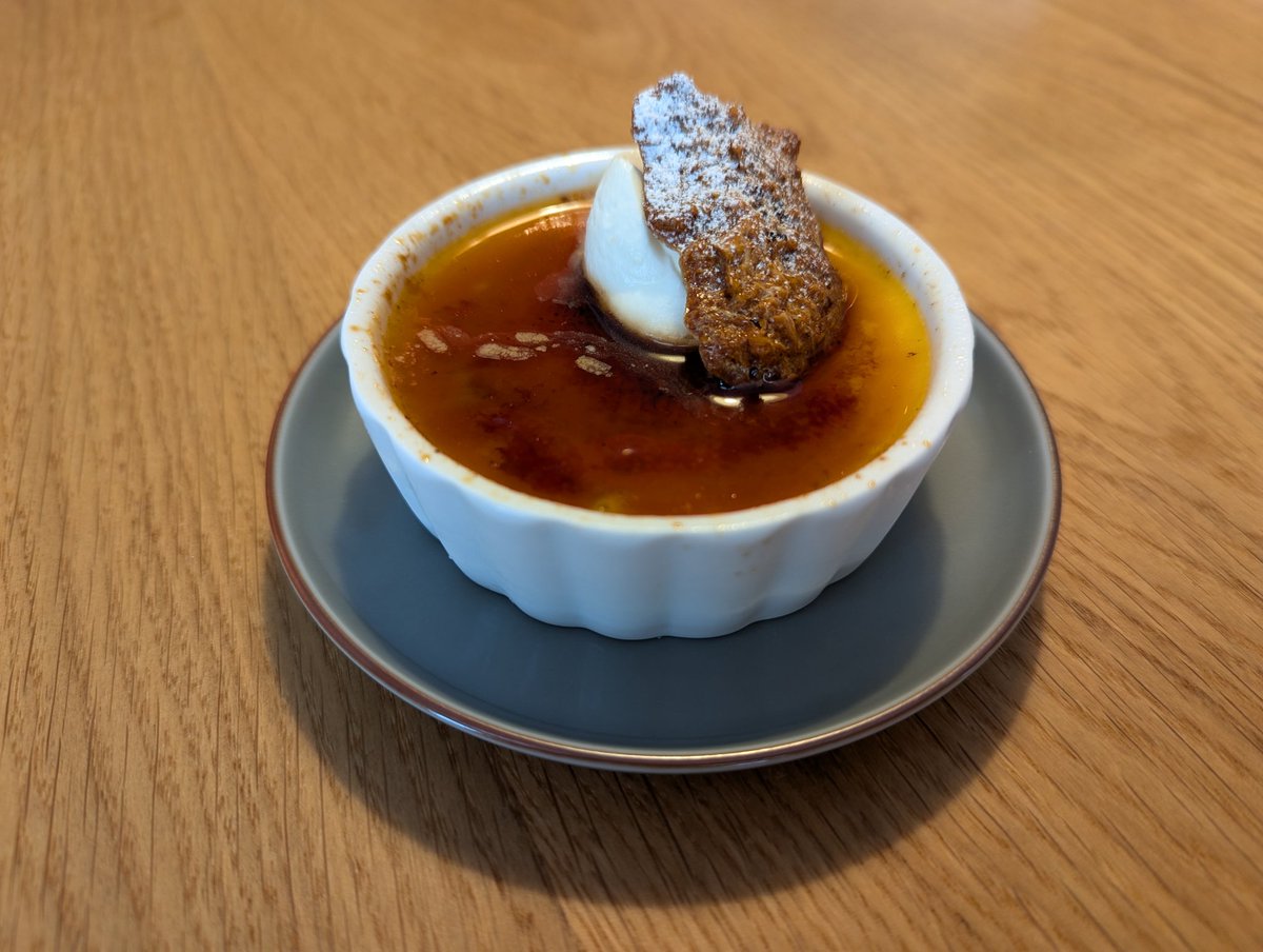 NB199801's tweet photo. 去年食べて美味しかったので今年も買ってきた。とうもろこしのブリュレ。 https://t.co/vOQGb1FygK