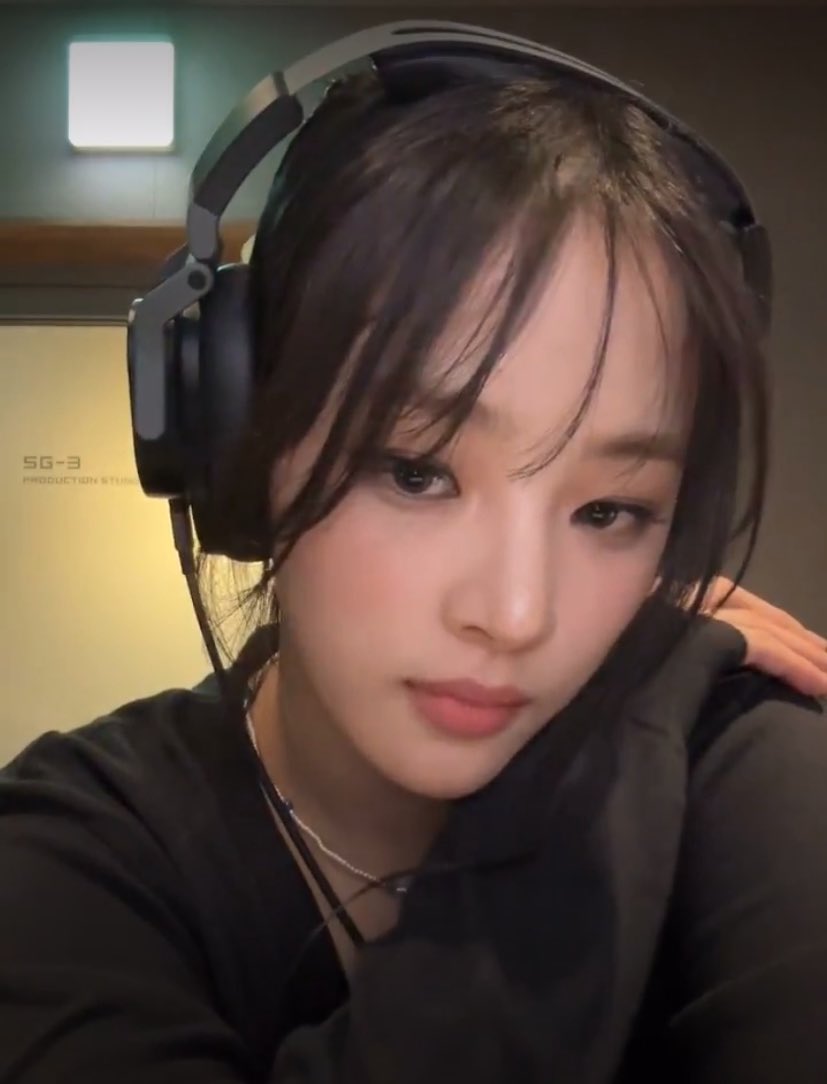 Minggom_16's tweet photo. 오늘 진짜 왜이리 설레게 생기셨지.. https://t.co/8aifiuwj6Z