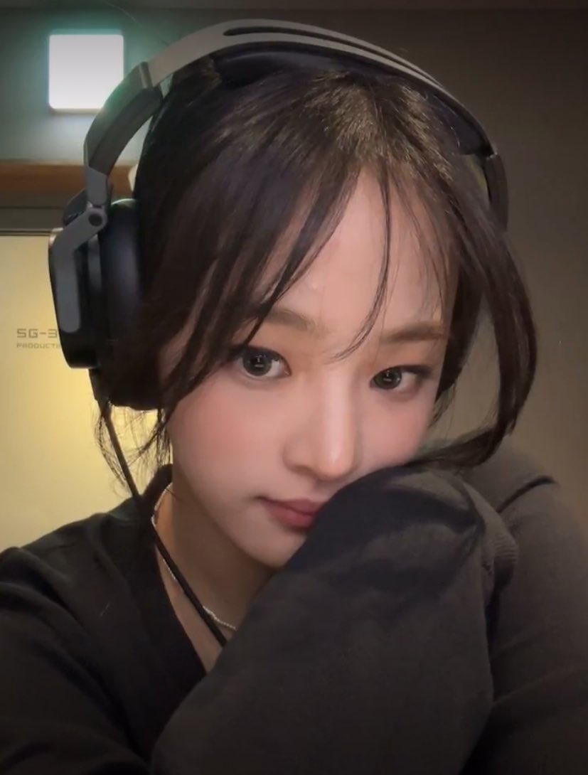 Minggom_16's tweet photo. 오늘 진짜 왜이리 설레게 생기셨지.. https://t.co/8aifiuwj6Z