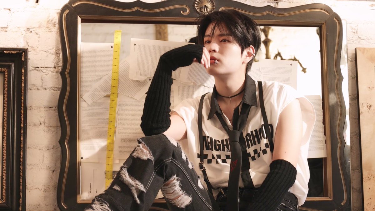Stray_Kids's tweet photo. Stray Kids(스트레이 키즈) "ATE" Jacket MAKING FILM

https://t.co/jHPelQnDsR

Listen to "ATE" now🥠
https://t.co/OGIBDtigG0

#StrayKids #스트레이키즈
#ATE
#ChkChkBoom
#StrayKidsComeback
#YouMakeStrayKidsStay https://t.co/ccYTGsgt2o