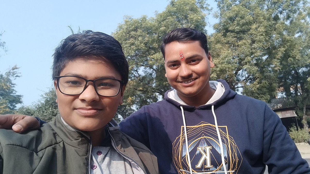 LodhiSumendra's tweet photo. प्यार, हंसी और ढेर सारी खुशियों से भरा यह साल आपके लिए मंगलमय हो। जन्मदिन की हार्दिक शुभकामनाएं, छोटे भैया!
💐🙏🫂 https://t.co/ulqoICQgAu