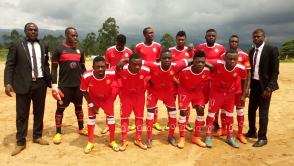 Kosi_foottalk's tweet photo. Throwback to 2018 North West Regional league mini interpools final. 

Rainbow FC beat Foncha Street by 2-0 with Njibero Durrel and Awalu Mohammadu scoring the goals. 

#rainbowfc #fecafoot #bamenda #northwest #fonchastreet #throwback https://t.co/yU4uxuhFBJ