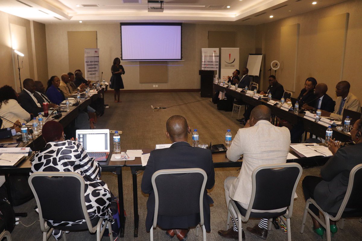 cfjjoficial's tweet photo. “PROCURADORES, JUÍZES E INVESTIGADORES DE MOÇAMBIQUE, QUÊNIA E TANZÂNIA PREOCUPADOS COM O CRIME ORGANIZADO TRANSNACIONAL“

Juntaram-se por dois dias, 18 e 19 de Julho de 2024 em Maputo, em um  “WORKSHOP DE VALIDAÇÃO DO CURRÍCULO DE FORMAÇÃO EM CRIME ORGANIZADO TRANSNACIONAL (COT) https://t.co/Jo6g7AtYrT