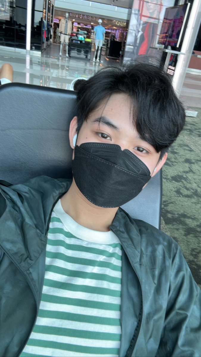peoniesishere's tweet photo. selain suka nyoret muka sandy juga suka pakai masker
#sandy
#maskfishing https://t.co/JLoiSLVac4