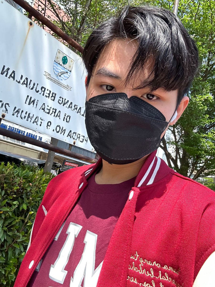 peoniesishere's tweet photo. selain suka nyoret muka sandy juga suka pakai masker
#sandy
#maskfishing https://t.co/JLoiSLVac4