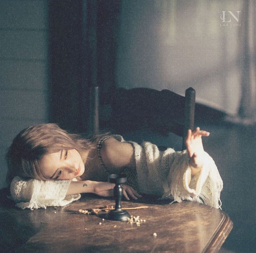 itmemimisong's tweet photo. กรี๊ดดดดดดดดดด สิ้นสุดการรอคอย น้องสาย(GONE) จะมา24นี้แล้ววว รูปสวยมากกกก มู้ดเส้าสุดๆ รอฟังเพลงจากเน่เลย🥺 #nenevader https://t.co/uYmzEW6OtN