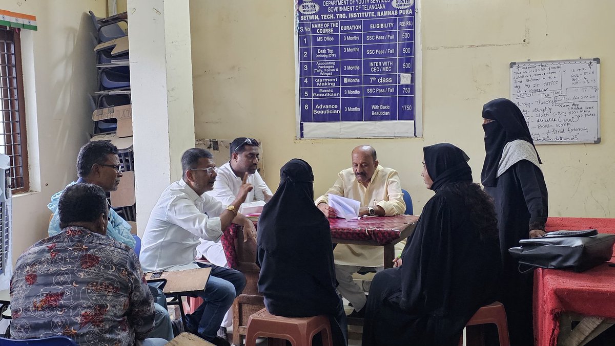 MohdMubeen58's tweet photo. On The Instructions Of @aimim_national President Barrister @asadowaisi Sahab &amp; Floor Leader @akbarowaisii Sahab, Today Bahadurpura MLA Mohd Mubeen Along With Ramnasthpura Corporator Mohd Khader Visited Setwin Mochi Colony, Ramnasthpura And Interact With Student's And Staff (1/2) https://t.co/vbxEvwgIpZ