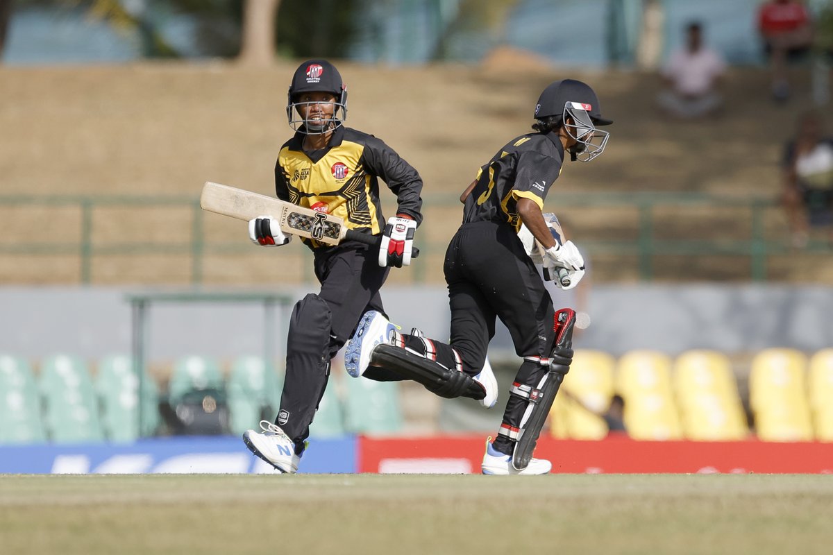 MalaysiaCricket's tweet photo. ๐ Loss of wickets has put ๐ฒ๐พ under a bit of pressure
Wan Julia and Ainna Hamizah Hashimย at the crease for Malaysia now
๐ฒ๐พ 91/3 (15) ๐ฏ134
Watch live https://t.co/c01WL89KPC
#WomensAsiaCup2024 #MASvsTHA https://t.co/H0wdZGiJEE