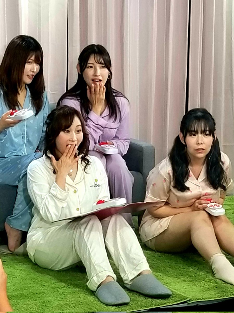 sptv_adult's tweet photo. 川上ゆうさんの作品をガン見中!
#SPOOXEX #EXガールズ https://t.co/tIvP3vX8OE