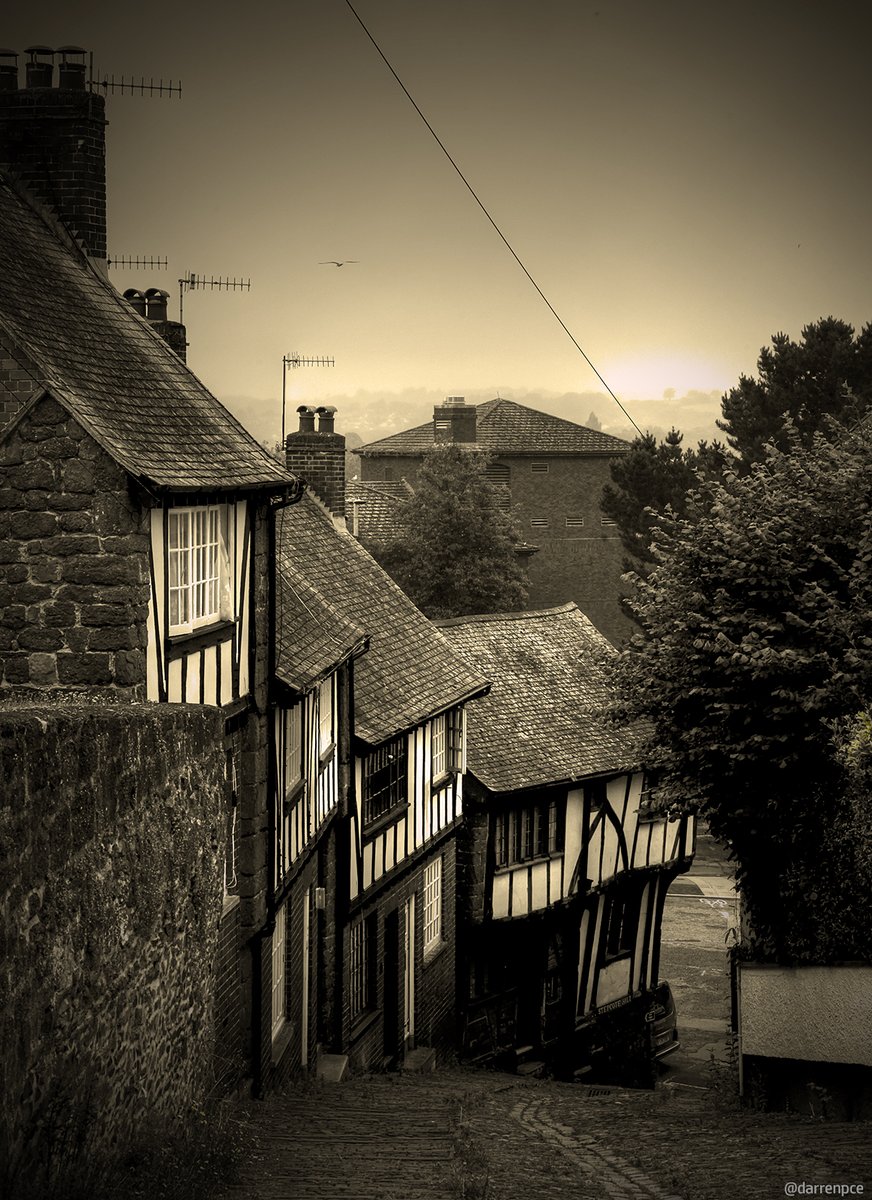 darrenpce's tweet image. Out and about early (8am) to avoid the heavy rain, but then I realised that I wanted the heavy rain to make things interesting, but I managed to dodge the heavy rain. 😢 #photography #Canon5DMkii #VisitExeter