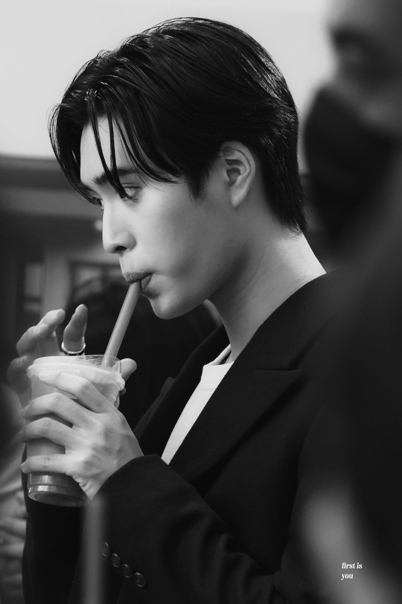 astralzero_'s tweet photo. 240719 | อร่อยไหมจ่ะ 🥤
@gemini_ti
PRESS CON SC ASSET X NORAWIT
#SCAssetMartxGemini
#SCAsset #SCAssetMart #dayoffxgmnf
#Gemini_NT #เจมีไนน์ https://t.co/0zsdQCfx9y