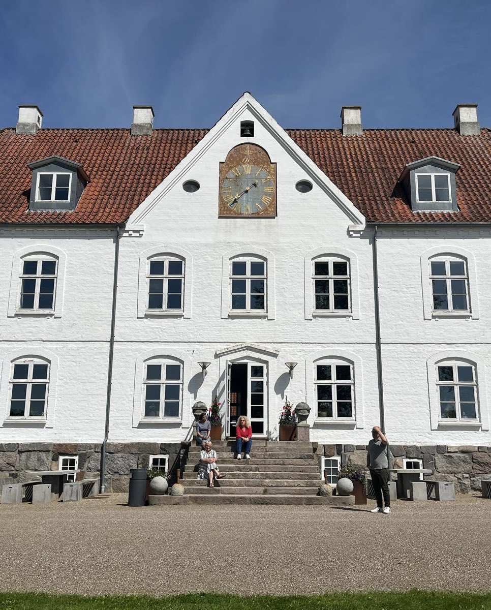 Fantastic to meet in Denmark to discuss and plan future European interdiscipinary R&amp;I opportunities for anal cancer🇩🇰.

<a href="/GarmSpindler/">Karen-Lise Garm Spindler</a> <a href="/MarianneGuren/">Marianne G. Guren</a> <a href="/Pier_Franco_MD/">Pierfrancesco Franco</a> <a href="/profevasegelov/">Prof. Eva Segelov</a> sheela rao.

#biology #radiotherapy 
#chemotherapy #data #trials #toxicity #inequalities #patients