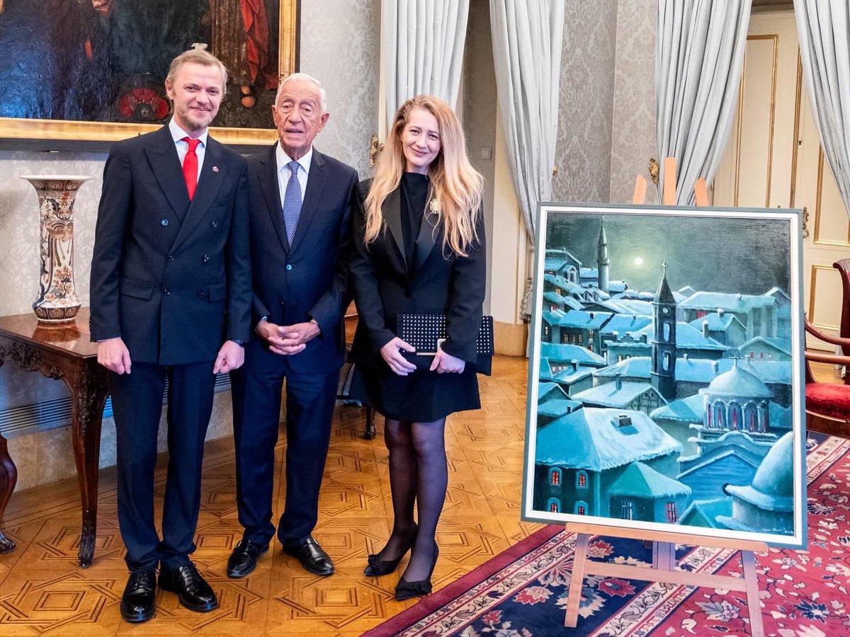 YlberKryeziu's tweet photo. Honored to present my painting of Prizren under a winter moon to President Marcelo Rebelo de Sousa, a token of gratitude as Kosovo's first resident Ambassador to Portugal. https://t.co/6pu1w0LO5h