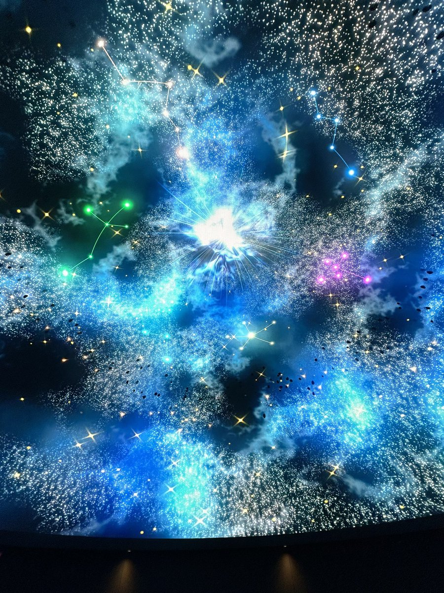 今日はエオカフェとプラネタリウムコラボ行ってました!!!めっちゃ遊んだ!
(プラネタリウムは撮影オッケーのとこ) 
