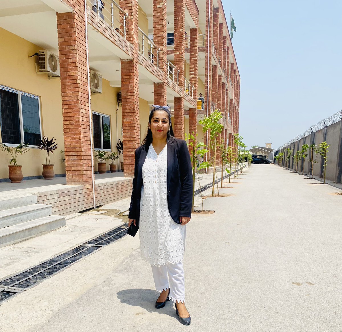 Successfully secured bail for my client in an extremely critical case of non-bailable offence.

One of those days when I feel proud to be a litigator. Playing with FIRs is fun and I love it!

#BailGranted 
#CriminalLitigation