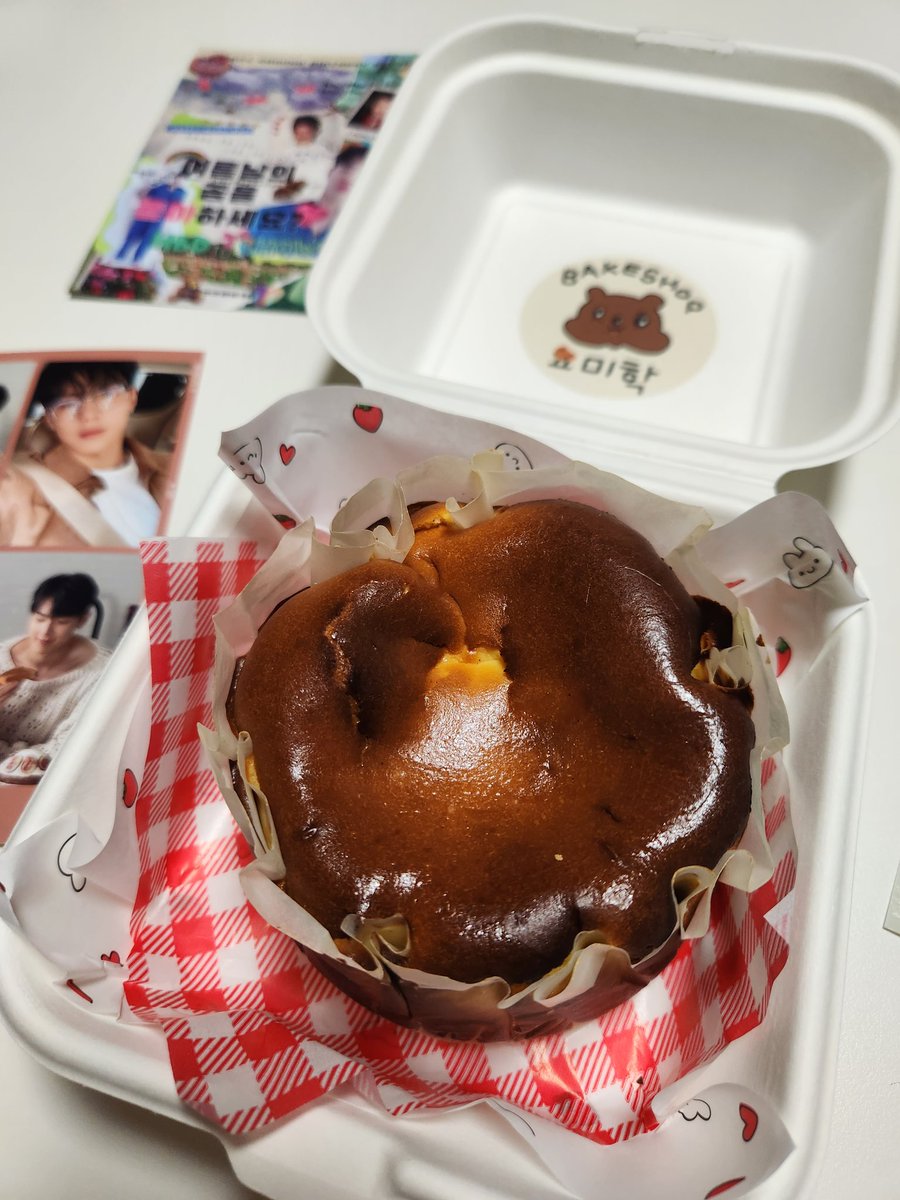 sjini1030's tweet photo. 좋아하는 마음, 응원하는 마음으로
하나부터 열까지💕
눈에 보이는거, 보이지 않는 수많은것들
준비하느라 애쓰셨고 고마웠어요!
덕질 불모지(?) 대구에서 맘껏 몽스탁스
이야기하고 웃을 수 있는 공간이 있어서
참 좋거든요. 근데 선물까지 주시공
것도 사댱님 직배송😭 나우렁ㅜㅜ https://t.co/h1ji8PF3An