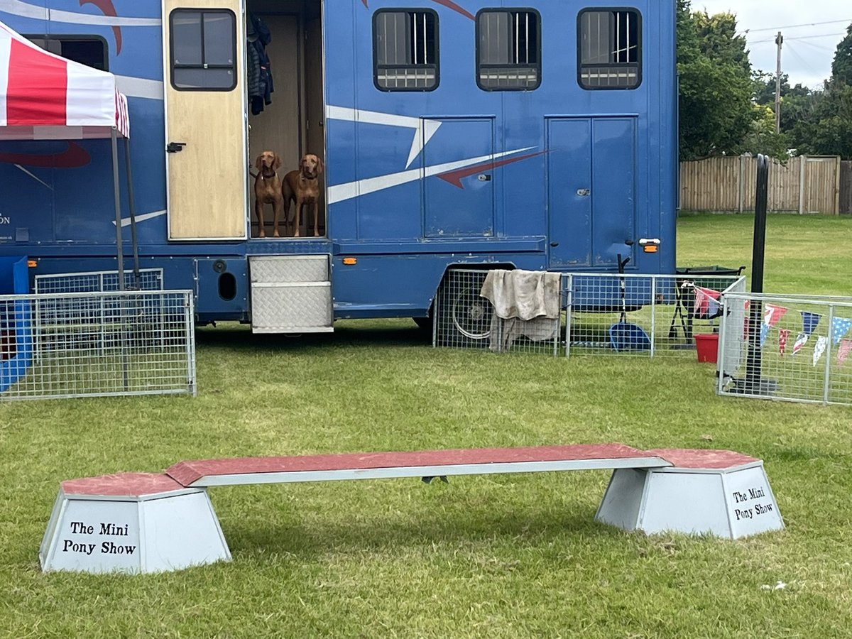 BCNewsletter's tweet image. Preparations for #Byfleetparishday about to open #summerfair #Byfleet