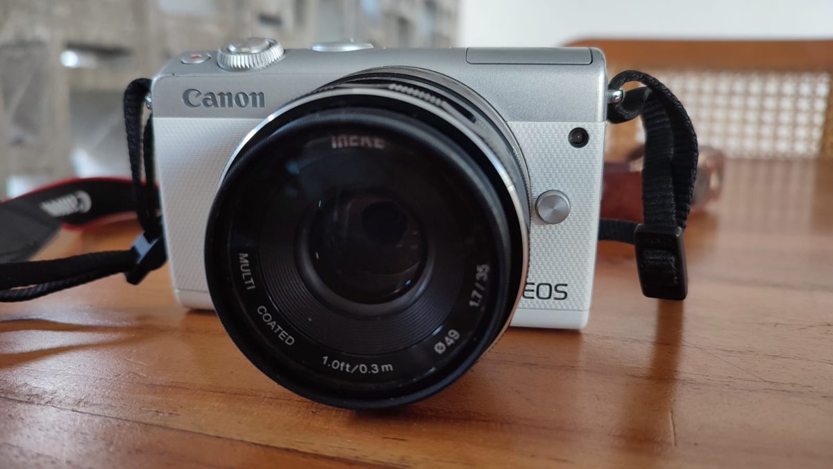 ojicandoit's tweet photo. Dijual
Kamera Mirrorless Canon EOS M100
Fungsi Normal
Kondisi Bekas

Kondisi body kamera:
Fisik masih bagus
Tulisan tombol masih terlihat jelas
Tombol rotasi berfungsi normal
Body masih mulus

(+) https://t.co/YWKw2fSUgF