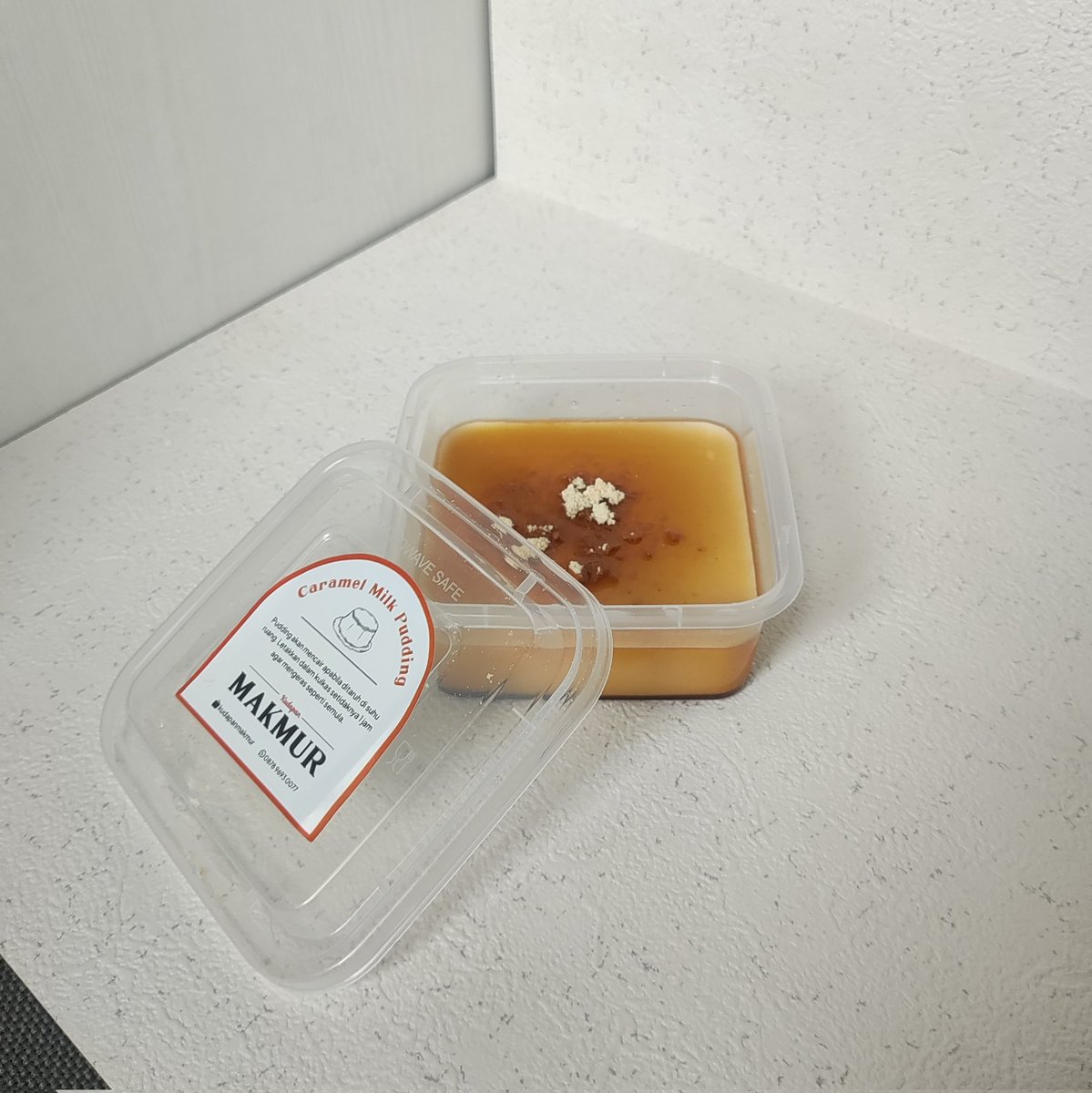 memejemen's tweet photo. Habis shoot buat jualankuu https://t.co/kNCp39j0xV :3 

Anyway purin yg creamy silky jiggly towew toweww ini lg diskon di syopii!!! https://t.co/4ESc6ajpNK