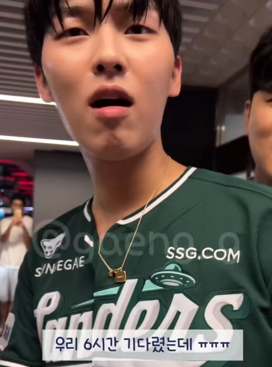 gaeng_g's tweet photo. 하 현욱이 표정 제발 ㅋㅋㅋㅋㅋㅋㅋㅋㅋ
6시간? 😧 https://t.co/VfD061SCVD