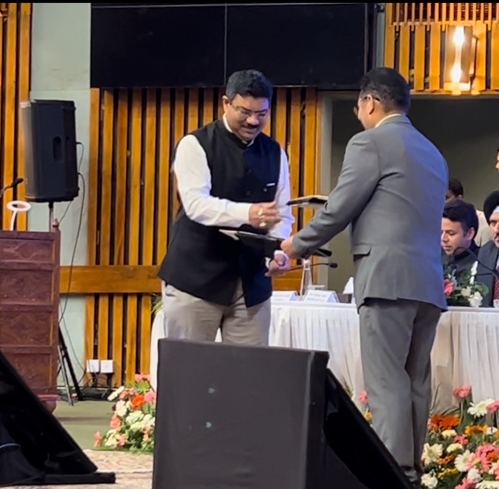 JKEDI4U's tweet photo. Under J&amp;K #Startup Policy, JKEDI today signed 5 MoUs with T-Hub Hyderabad, IIT Jammu, SKUAST-K, IUST &amp; ICSC, Sgr in the august presence of Hon'ble LG, J&amp;K, Sh. Manoj Sinha at SKICC
@OfficeOfLGJandK @DoIC_JK @THubHyd @skuast_kashmir @iustjk @IITJammu @IcscOfficial @Rajinder69JKAS https://t.co/bxchV5JUen