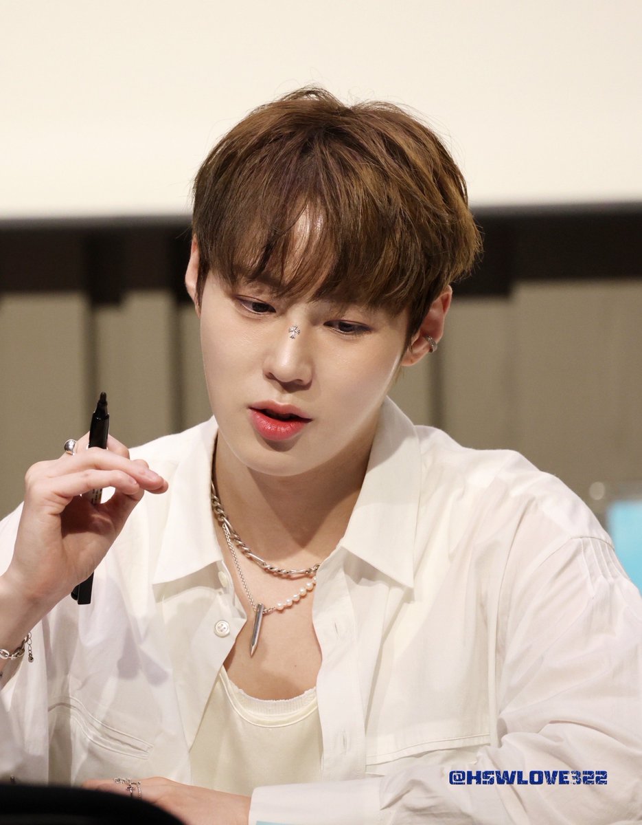 hswlove322's tweet photo. 240720 케타포팬싸

잘생김=하성운 고유명사 등록

#하성운 #HASUNGWOON #팬싸
#별운첫촬영 #무보정 https://t.co/TnsHsZxY0W